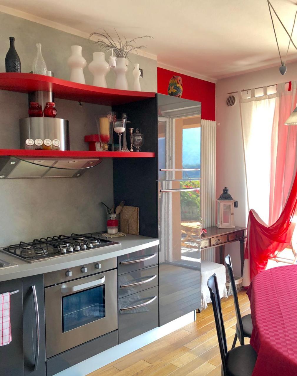 Tremezzina Appartamento Red & Grey Mezzegra Exterior foto